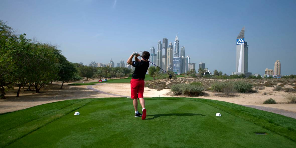迪拜可以夜间打球的高尔夫球场缩略图